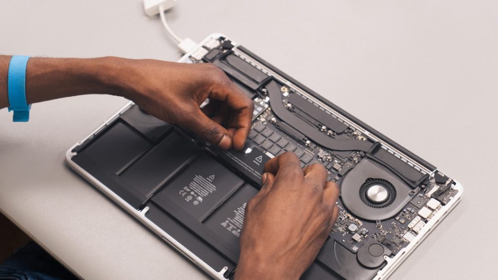 Revendo Repair Service Apple MacBook Pro